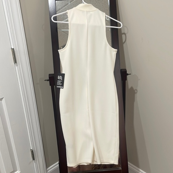 NWT- Express Knee Length White Bodycon Dress with Front Silver Zipper - Picture 4 of 7